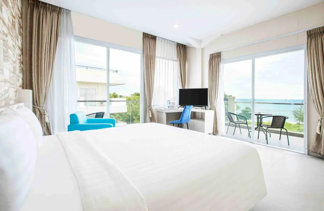 Executive Ocean Room